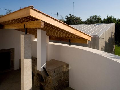 A Minimalist House with Clean Lines and Natural Light in Chamusca, Portugal by João Mendes Ribeiro (14)