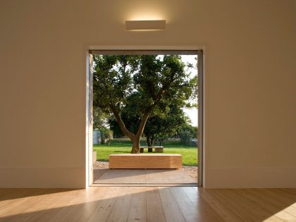 A Minimalist House with Clean Lines and Natural Light in Chamusca, Portugal by João Mendes Ribeiro (21)