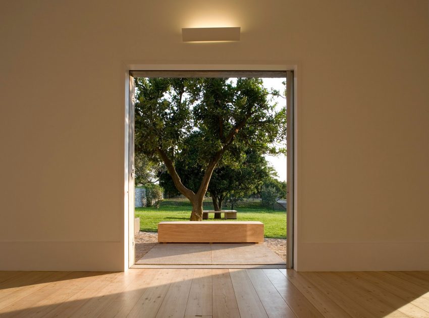 A Minimalist House with Clean Lines and Natural Light in Chamusca, Portugal by João Mendes Ribeiro (21)