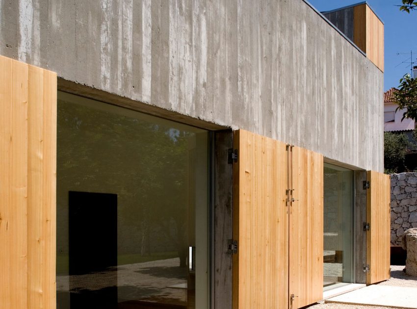 A Minimalist House with Clean Lines and Natural Light in Chamusca, Portugal by João Mendes Ribeiro (4)