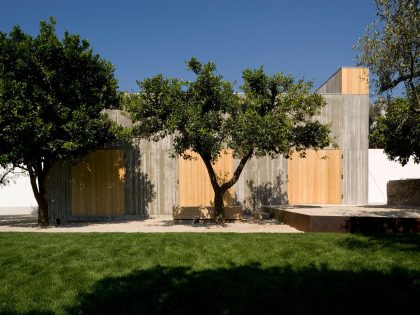 A Minimalist House with Clean Lines and Natural Light in Chamusca, Portugal by João Mendes Ribeiro (5)