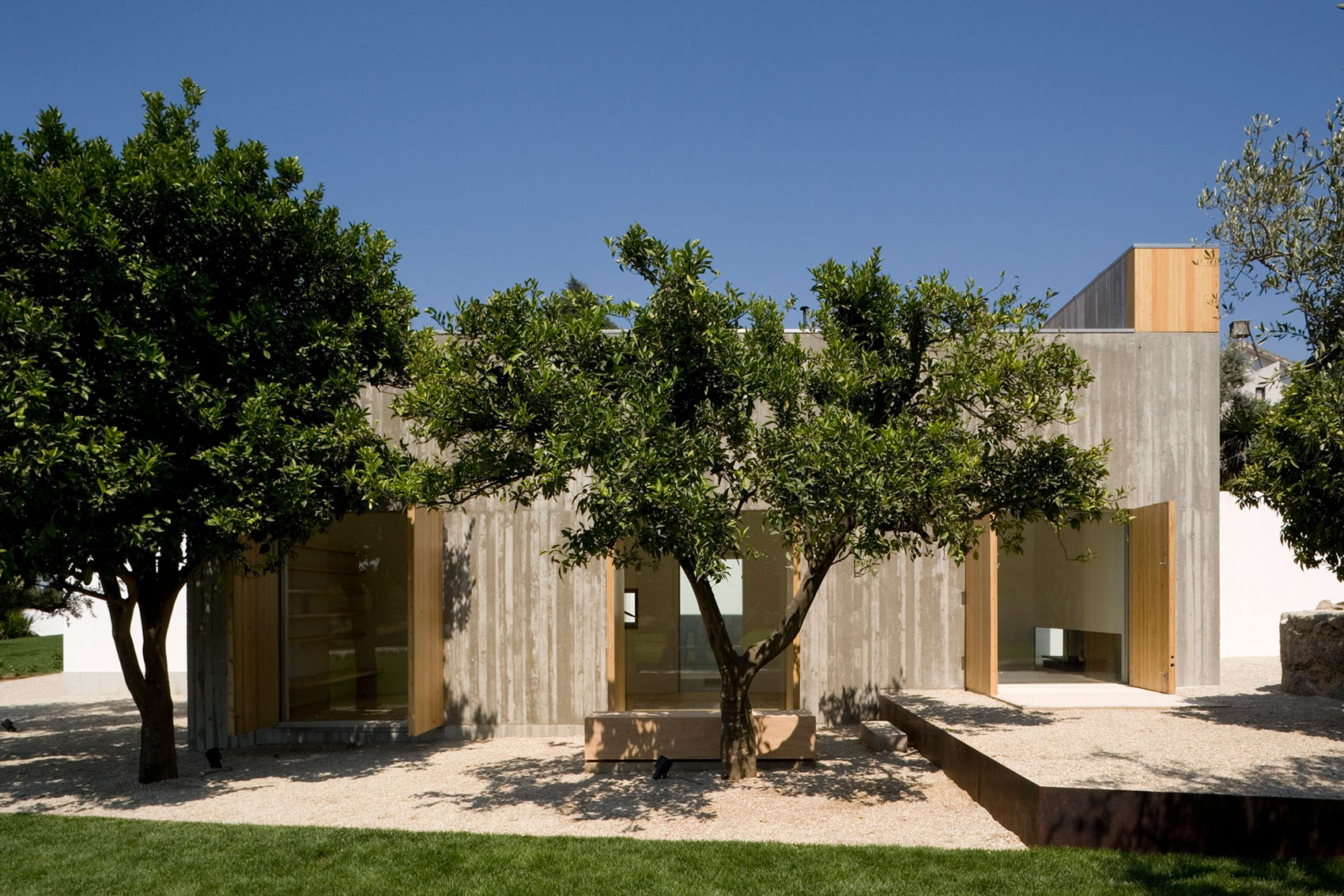 A Minimalist House with Clean Lines and Natural Light in Chamusca, Portugal by João Mendes Ribeiro (6)