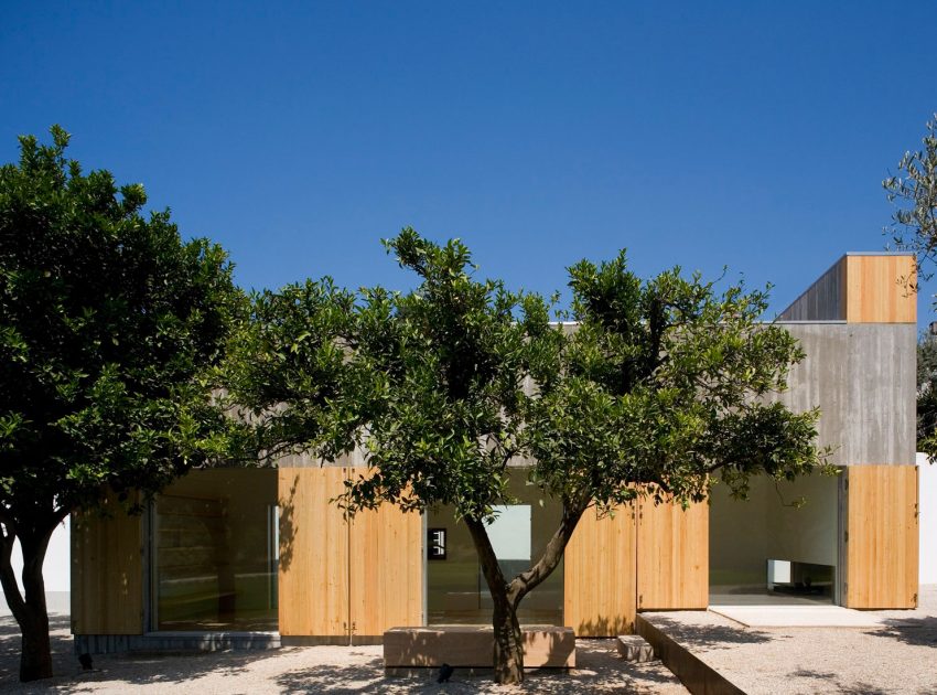 A Minimalist House with Clean Lines and Natural Light in Chamusca, Portugal by João Mendes Ribeiro (7)