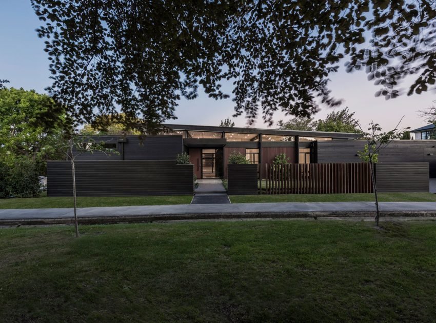 A Modern L-Shaped House with Light and Open Interiors in Fendalton, New Zealand by Cymon Allfrey Architects Ltd (10)