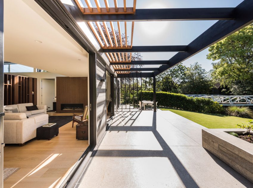 A Modern L-Shaped House with Light and Open Interiors in Fendalton, New Zealand by Cymon Allfrey Architects Ltd (3)