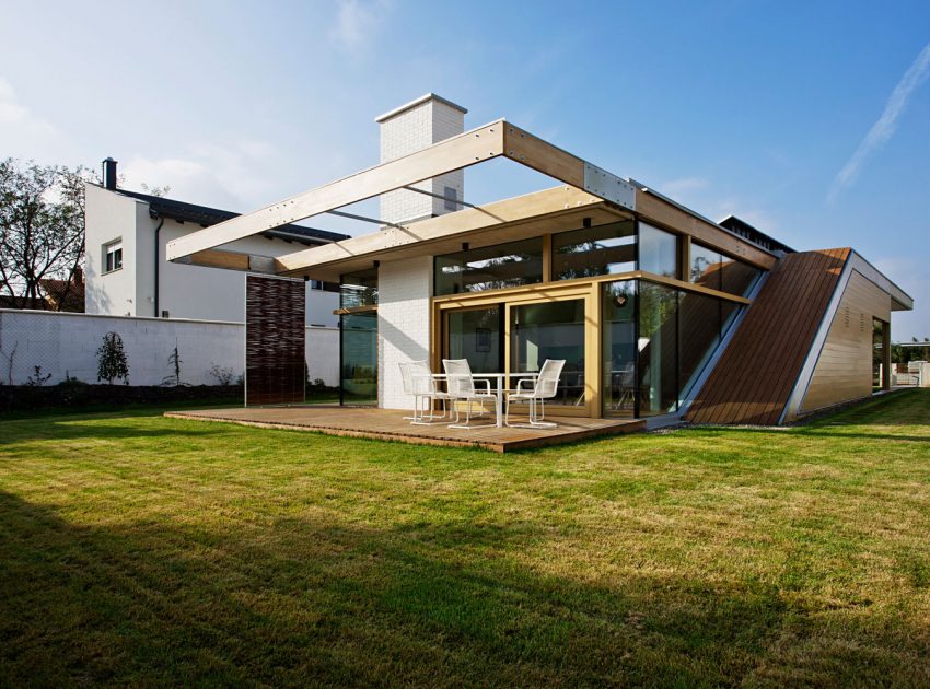 A Modern Rectangular House Impresses with a Splendid Interior and Exterior in Debrecen, Hungary by Sporaarchitects (1)