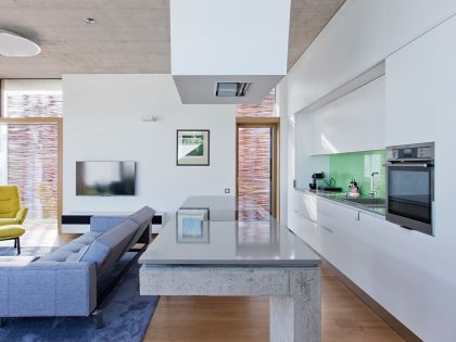 A Modern Rectangular House Impresses with a Splendid Interior and Exterior in Debrecen, Hungary by Sporaarchitects (12)