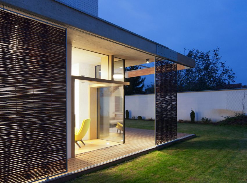 A Modern Rectangular-Shaped House with Lots of Pure White in Debrecen, Hungary by Sporaarchitects (20)