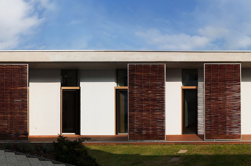 A Modern Rectangular House Impresses with a Splendid Interior and Exterior in Debrecen, Hungary by Sporaarchitects (3)