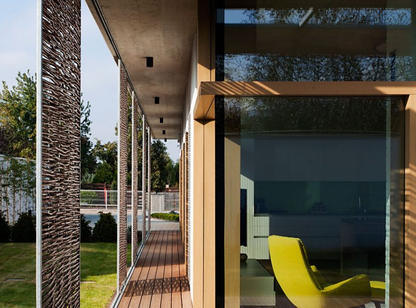 A Modern Rectangular House Impresses with a Splendid Interior and Exterior in Debrecen, Hungary by Sporaarchitects (7)