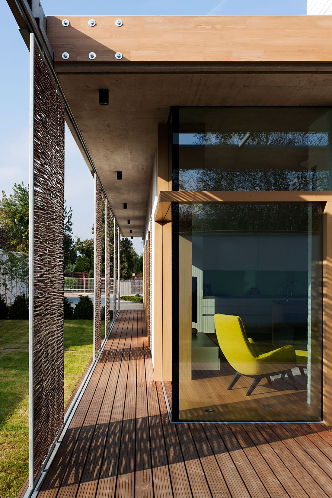 A Modern Rectangular House Impresses with a Splendid Interior and Exterior in Debrecen, Hungary by Sporaarchitects (7)