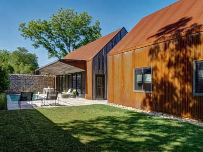 A Modest Single-Family House Made of Recycled Materials in Dallas by Buchanan Architecture (6)