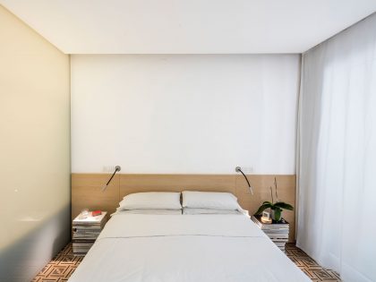 A Peaceful and Comfortable Apartment with Bright Environment in Eixample, Barcelona by NARCH (8)