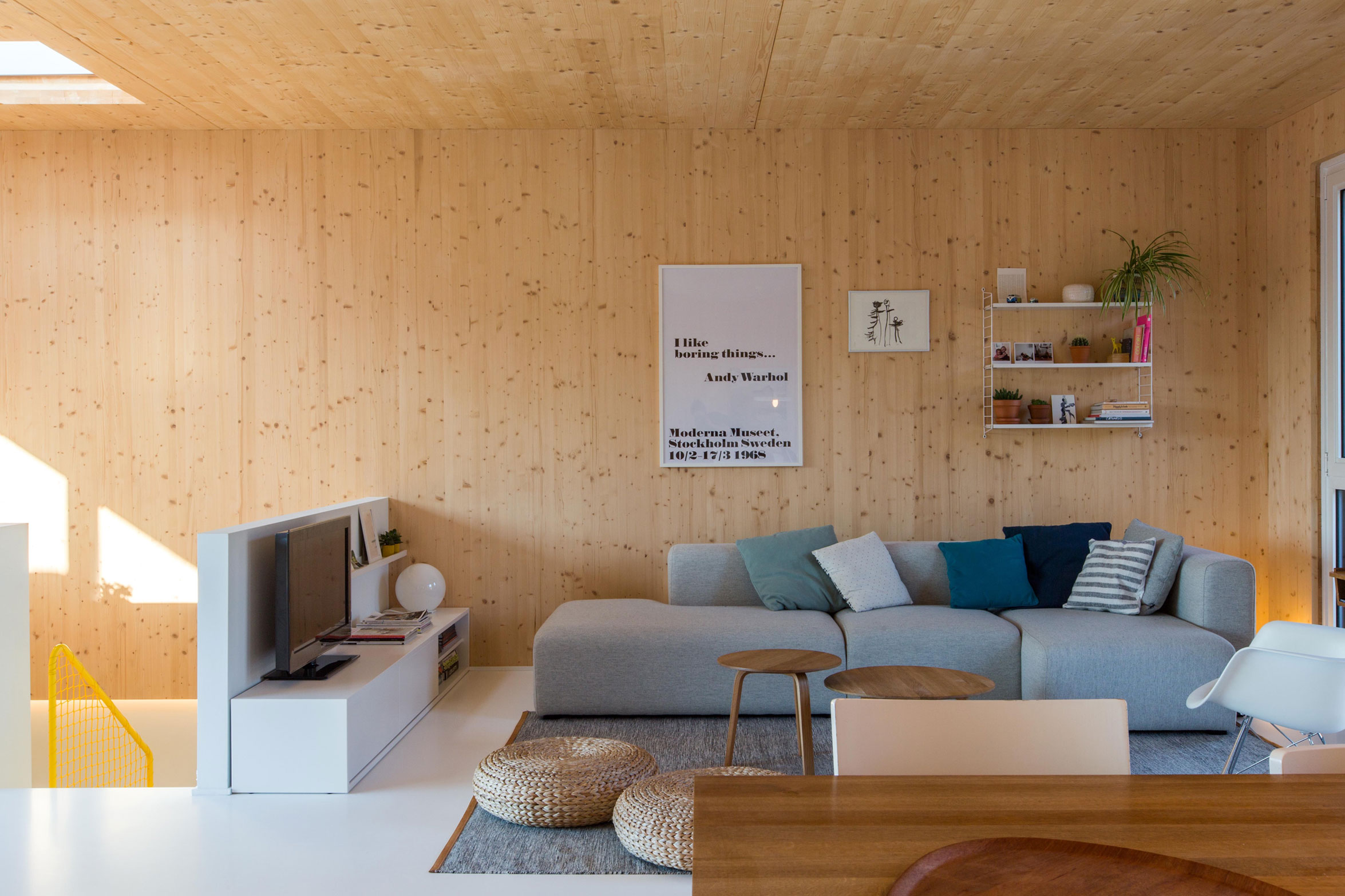 A Playful and Modern Wooden Home Packed with Elegant Interiors in Brussels, Belgium by SPOTLESS ARCHITECTURE (10)