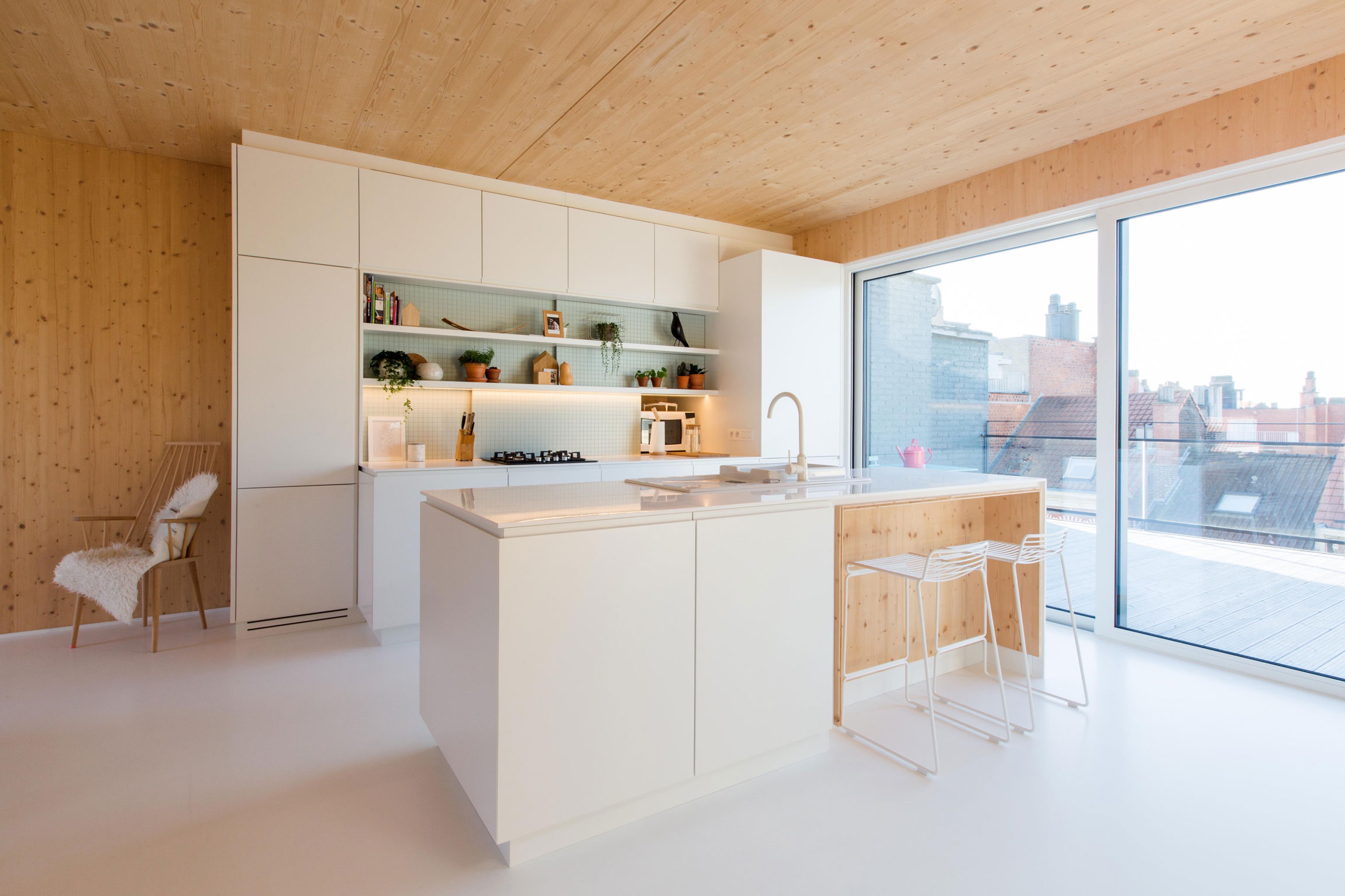 A Playful and Modern Wooden Home Packed with Elegant Interiors in Brussels, Belgium by SPOTLESS ARCHITECTURE (14)