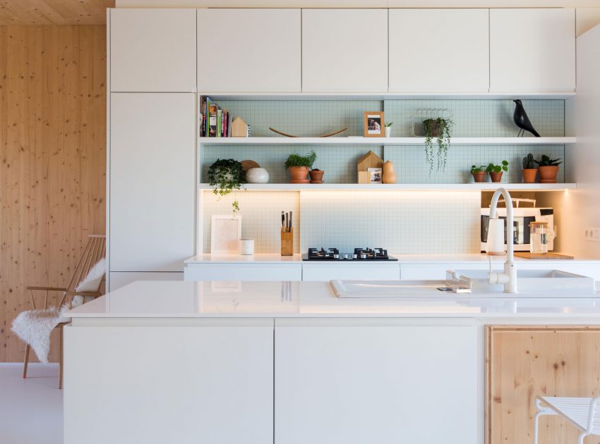 A Playful and Modern Wooden Home Packed with Elegant Interiors in Brussels, Belgium by SPOTLESS ARCHITECTURE (16)