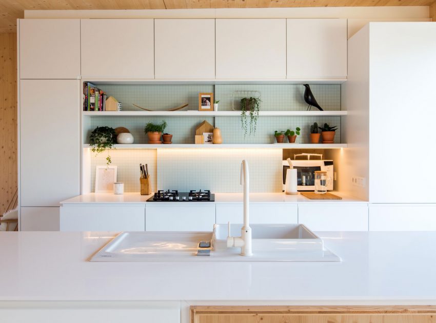 A Playful and Modern Wooden Home Packed with Elegant Interiors in Brussels, Belgium by SPOTLESS ARCHITECTURE (17)