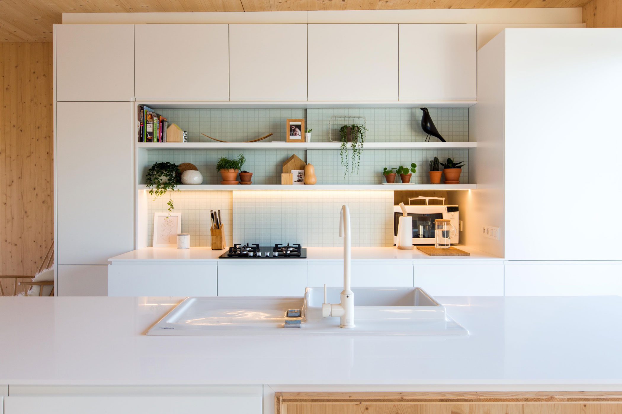 A Playful and Modern Wooden Home Packed with Elegant Interiors in Brussels, Belgium by SPOTLESS ARCHITECTURE (17)