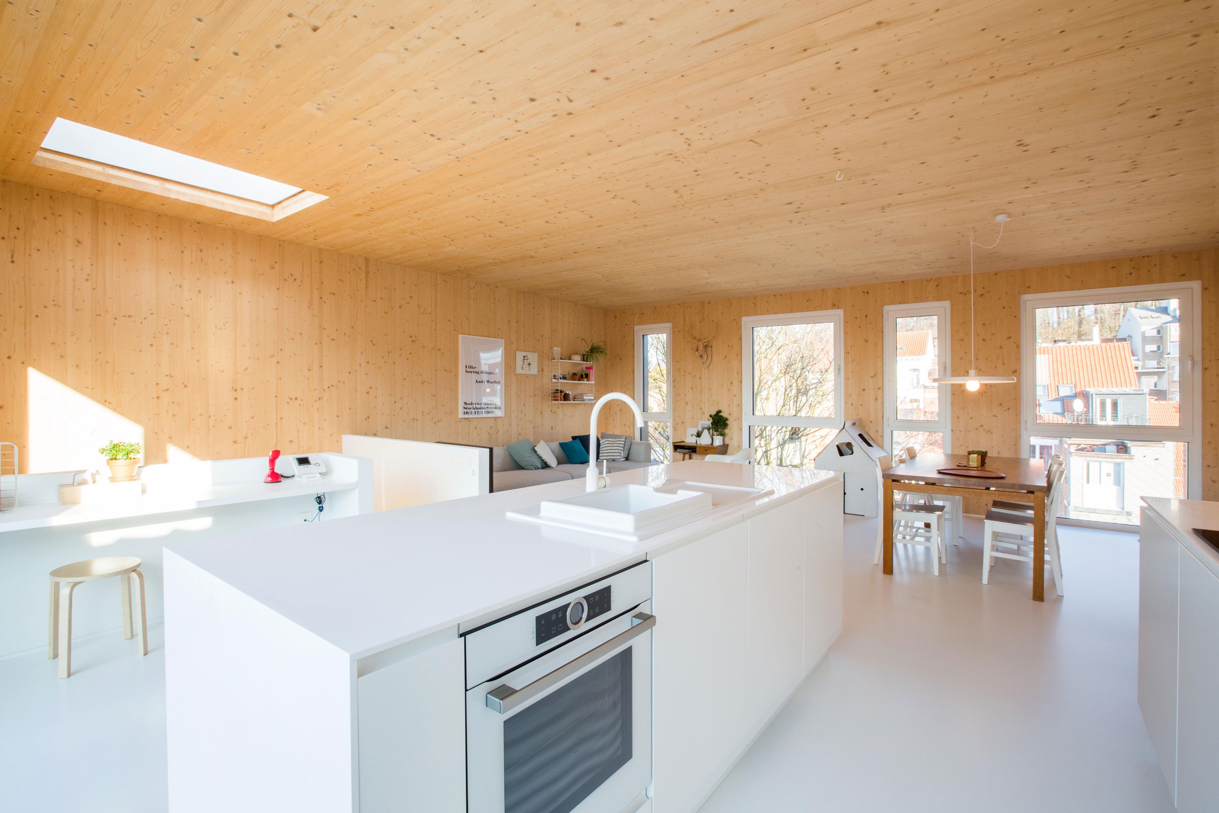 A Playful and Modern Wooden Home Packed with Elegant Interiors in Brussels, Belgium by SPOTLESS ARCHITECTURE (22)