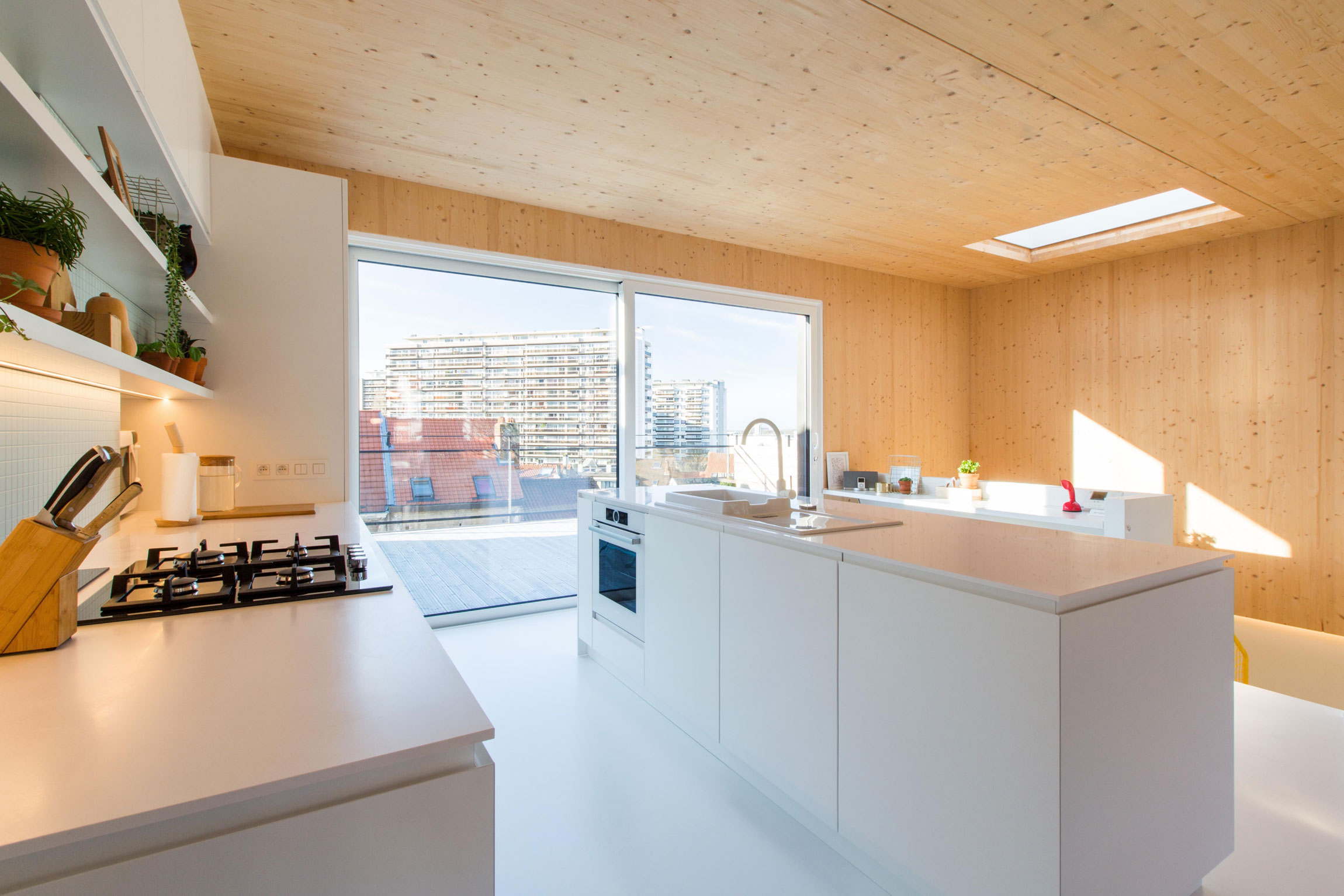 A Playful and Modern Wooden Home Packed with Elegant Interiors in Brussels, Belgium by SPOTLESS ARCHITECTURE (25)