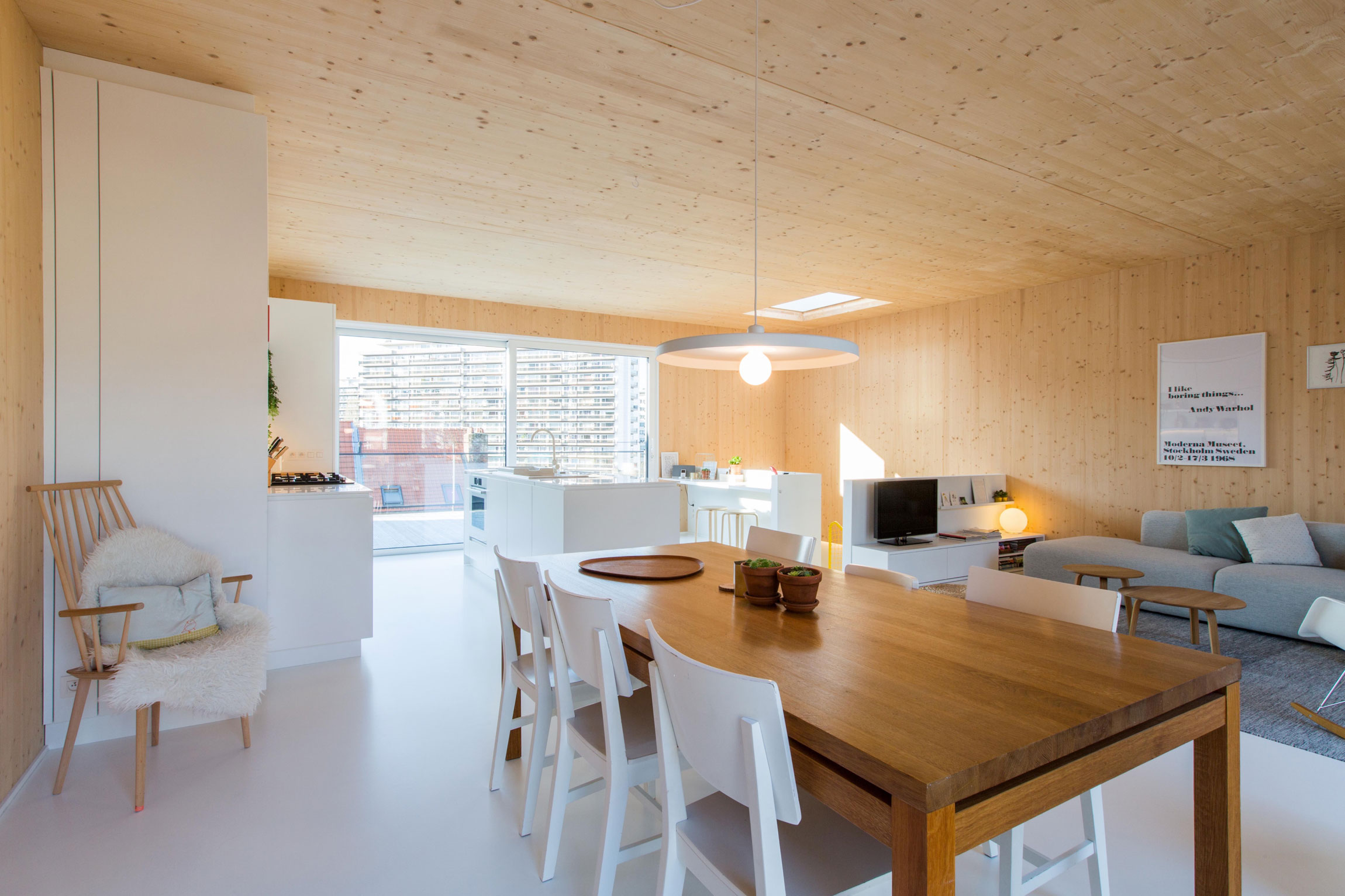 A Playful and Modern Wooden Home Packed with Elegant Interiors in Brussels, Belgium by SPOTLESS ARCHITECTURE (28)