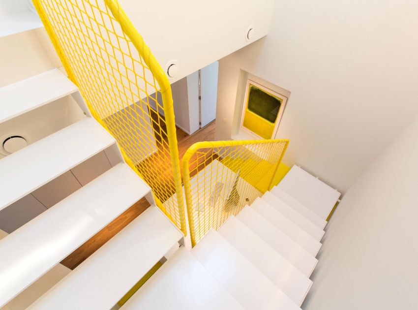 A Playful and Modern Wooden Home Packed with Elegant Interiors in Brussels, Belgium by SPOTLESS ARCHITECTURE (37)