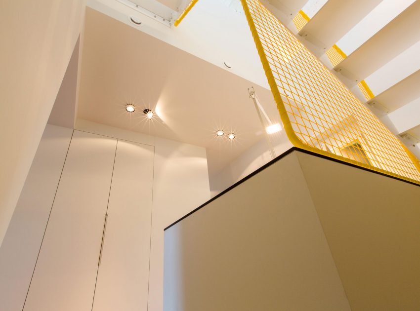 A Playful and Modern Wooden Home Packed with Elegant Interiors in Brussels, Belgium by SPOTLESS ARCHITECTURE (39)