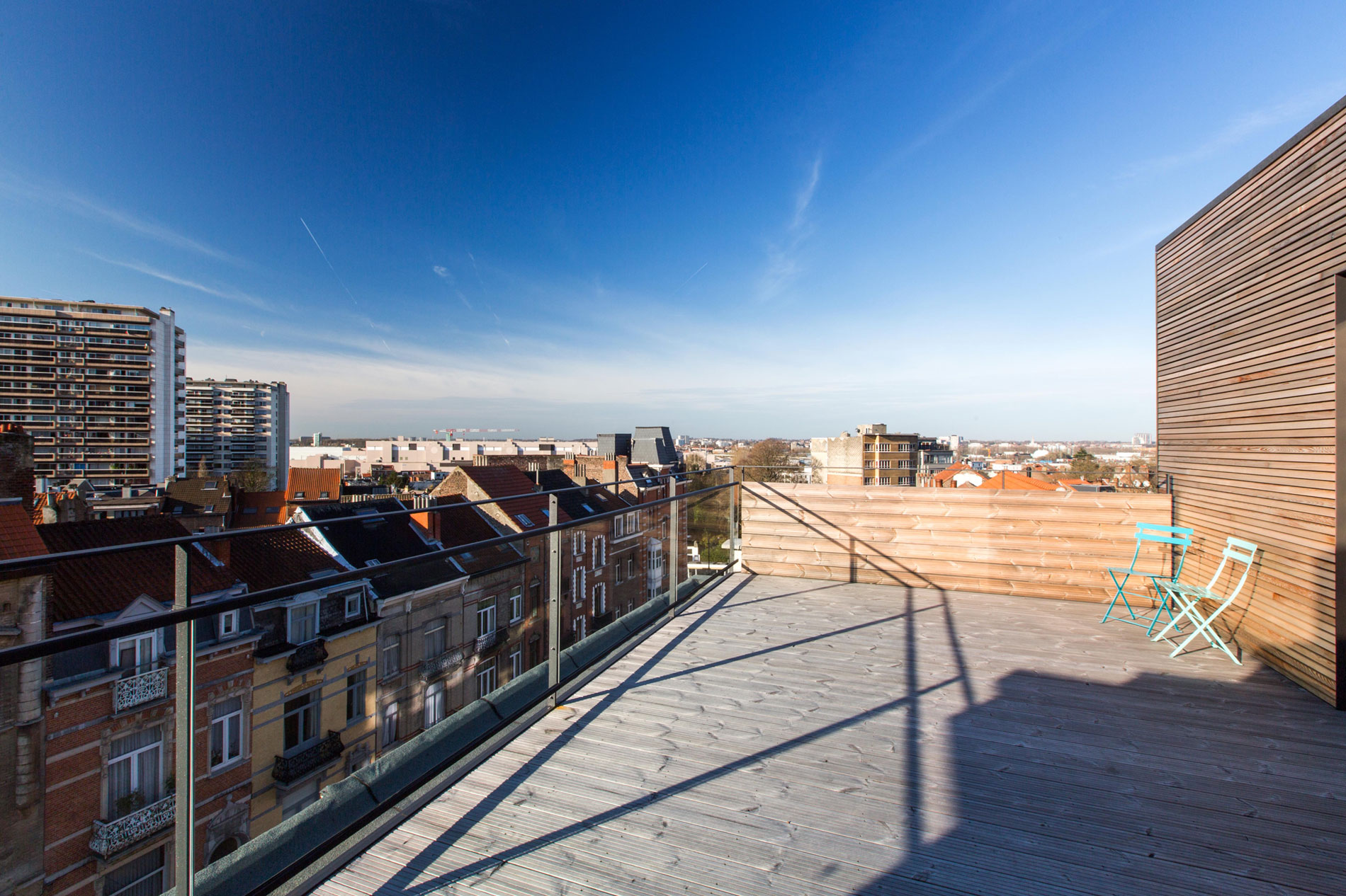 A Playful and Modern Wooden Home Packed with Elegant Interiors in Brussels, Belgium by SPOTLESS ARCHITECTURE (4)
