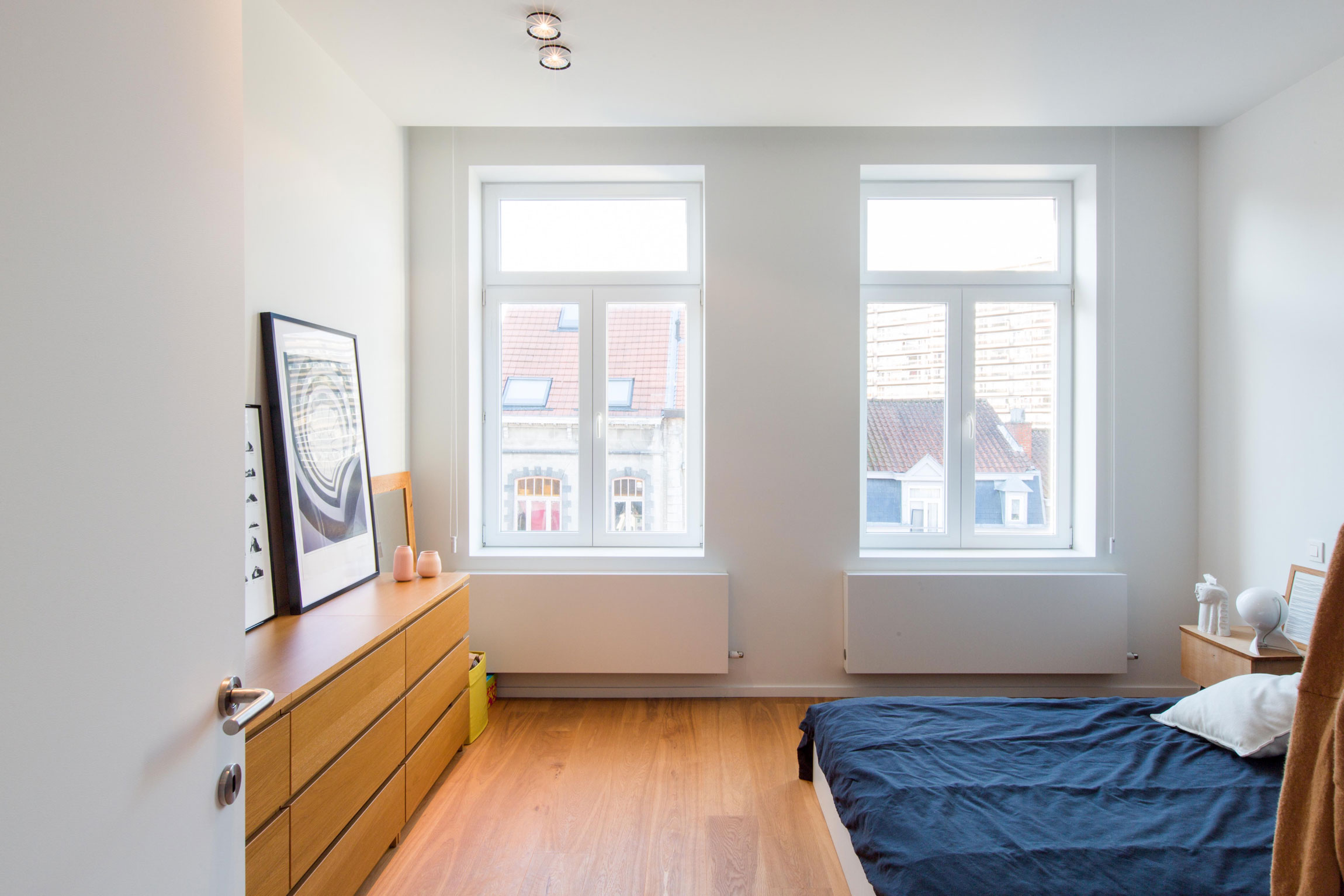 A Playful and Modern Wooden Home Packed with Elegant Interiors in Brussels, Belgium by SPOTLESS ARCHITECTURE (40)