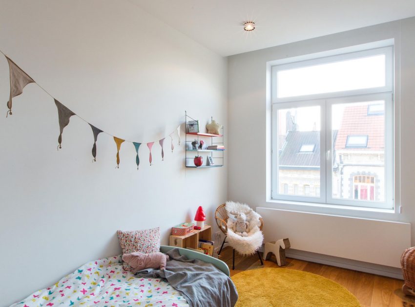 A Playful and Modern Wooden Home Packed with Elegant Interiors in Brussels, Belgium by SPOTLESS ARCHITECTURE (41)