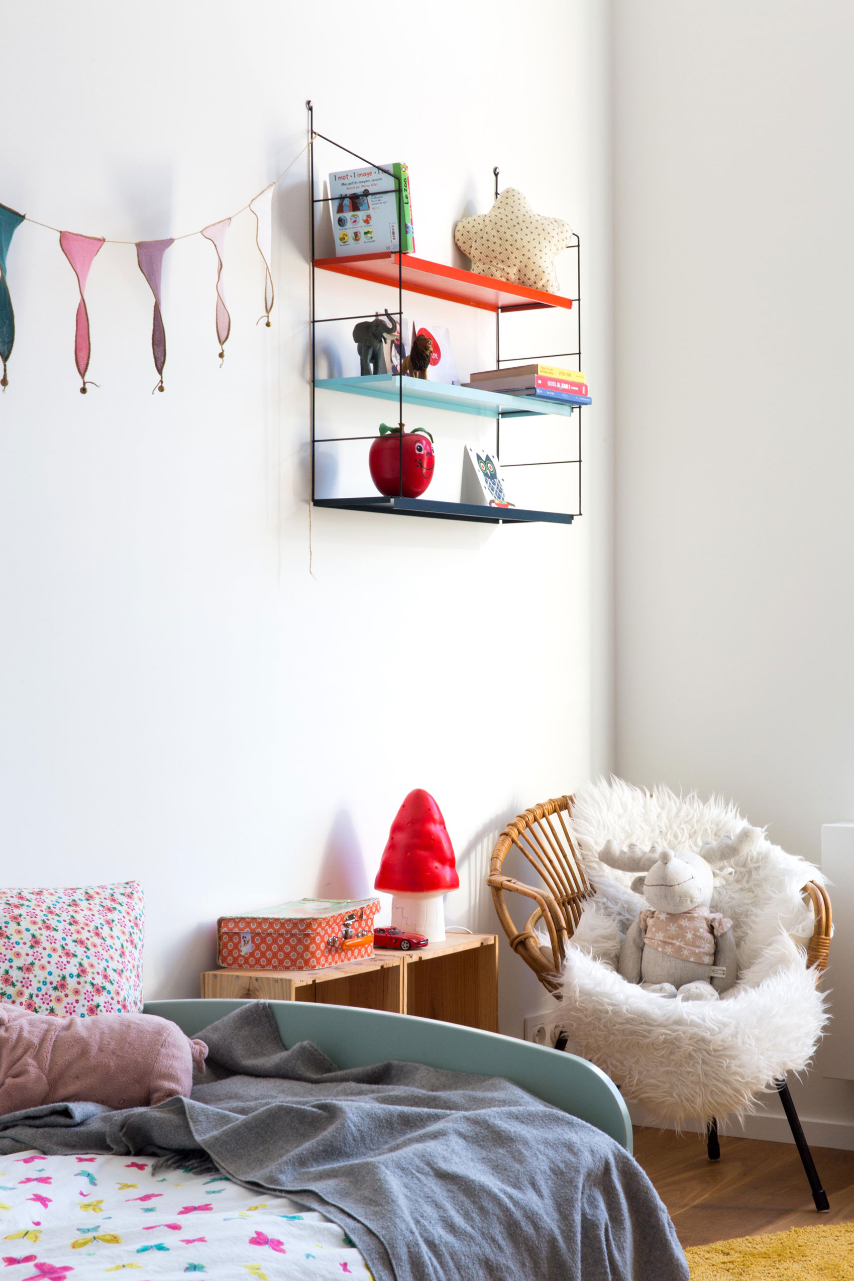 A Playful and Modern Wooden Home Packed with Elegant Interiors in Brussels, Belgium by SPOTLESS ARCHITECTURE (42)