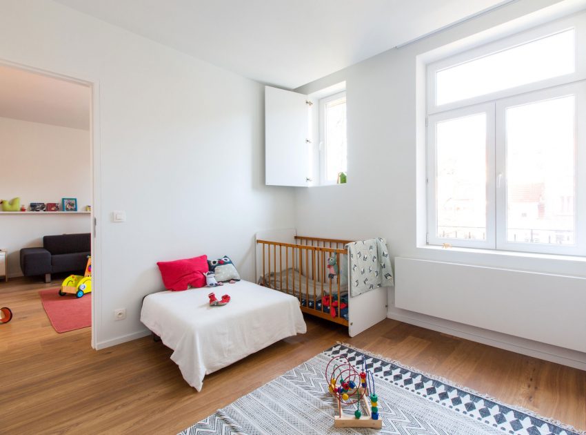 A Playful and Modern Wooden Home Packed with Elegant Interiors in Brussels, Belgium by SPOTLESS ARCHITECTURE (45)