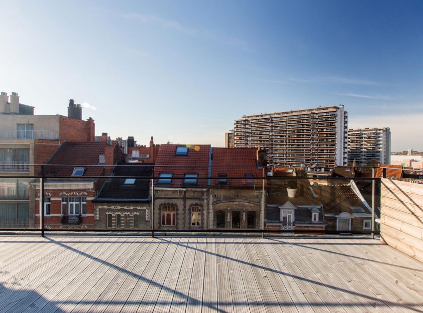 A Playful and Modern Wooden Home Packed with Elegant Interiors in Brussels, Belgium by SPOTLESS ARCHITECTURE (5)