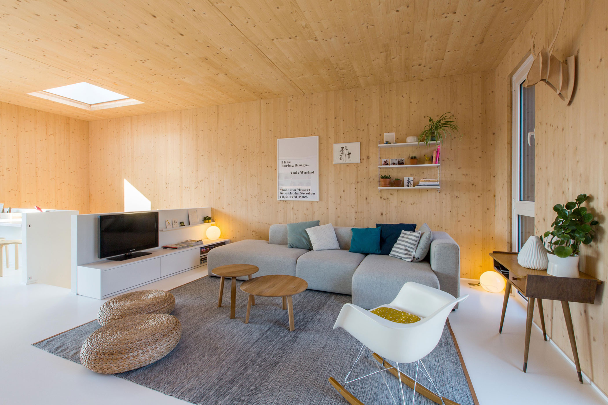 A Playful and Modern Wooden Home Packed with Elegant Interiors in Brussels, Belgium by SPOTLESS ARCHITECTURE (8)