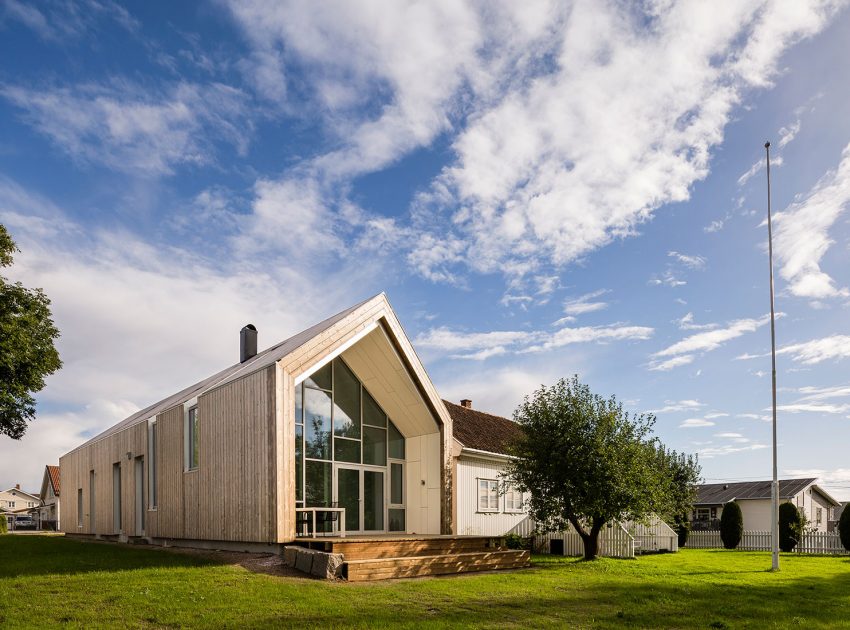 A Rundown Farmhouse Turned Into a Fascinating Contemporary Home in Sellebakk, Norway by Link Arkitektur (1)