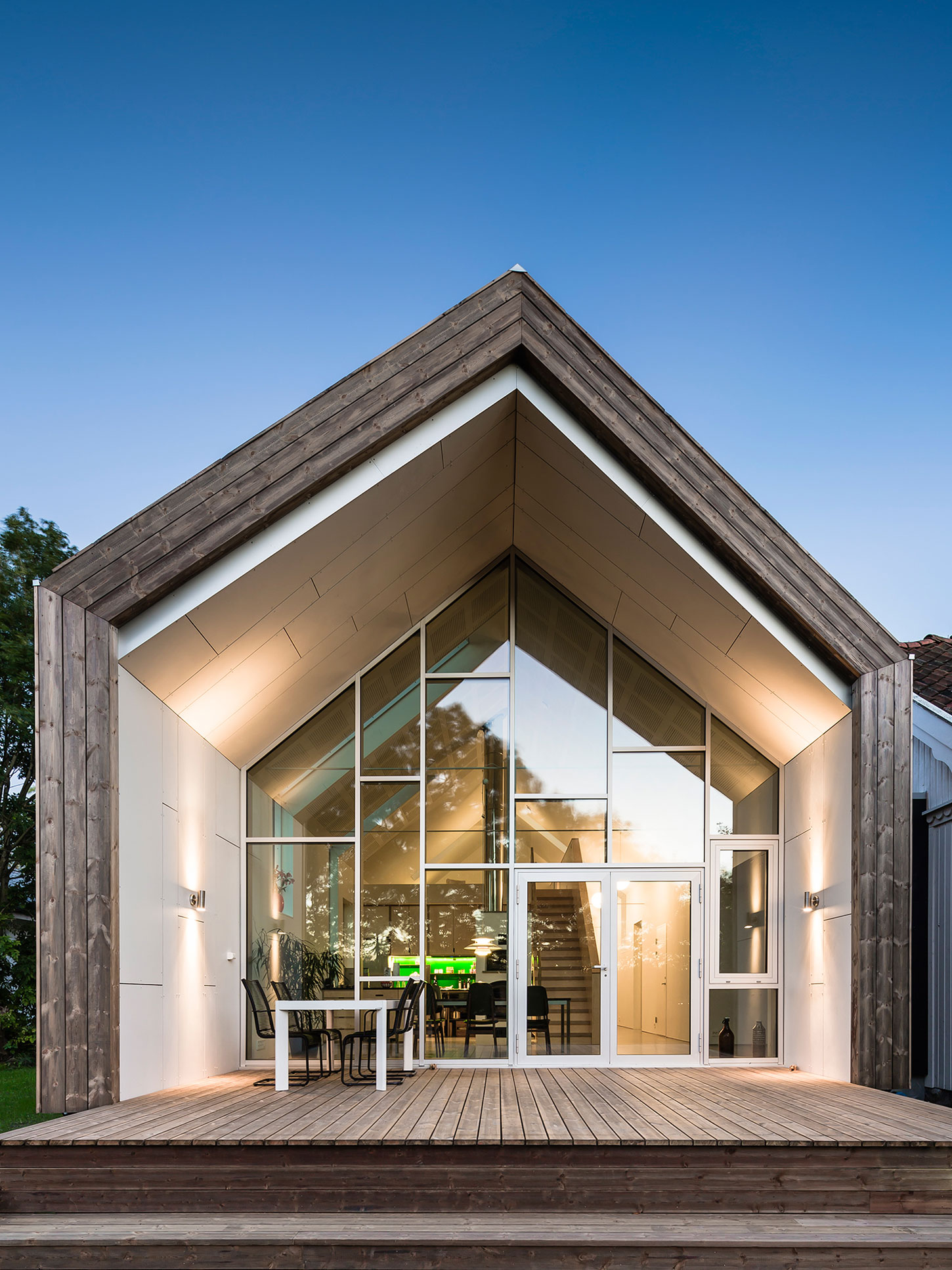 A Rundown Farmhouse Turned Into a Fascinating Contemporary Home in Sellebakk, Norway by Link Arkitektur (4)