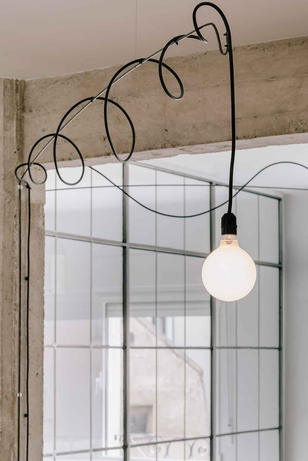 A Simple and Comfortable Apartment for a Single Woman in Madrid, Spain by Manuel Omaña (3)