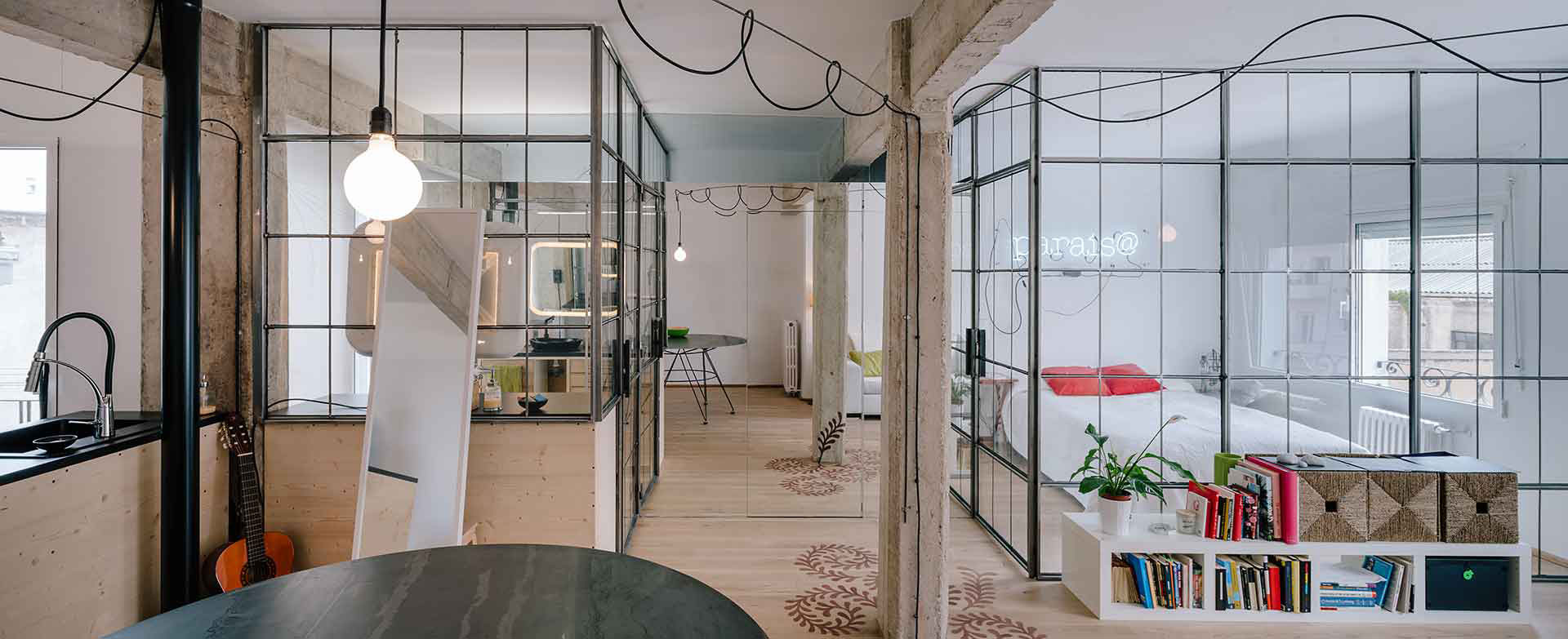 A Simple and Comfortable Apartment for a Single Woman in Madrid, Spain by Manuel Omaña (6)