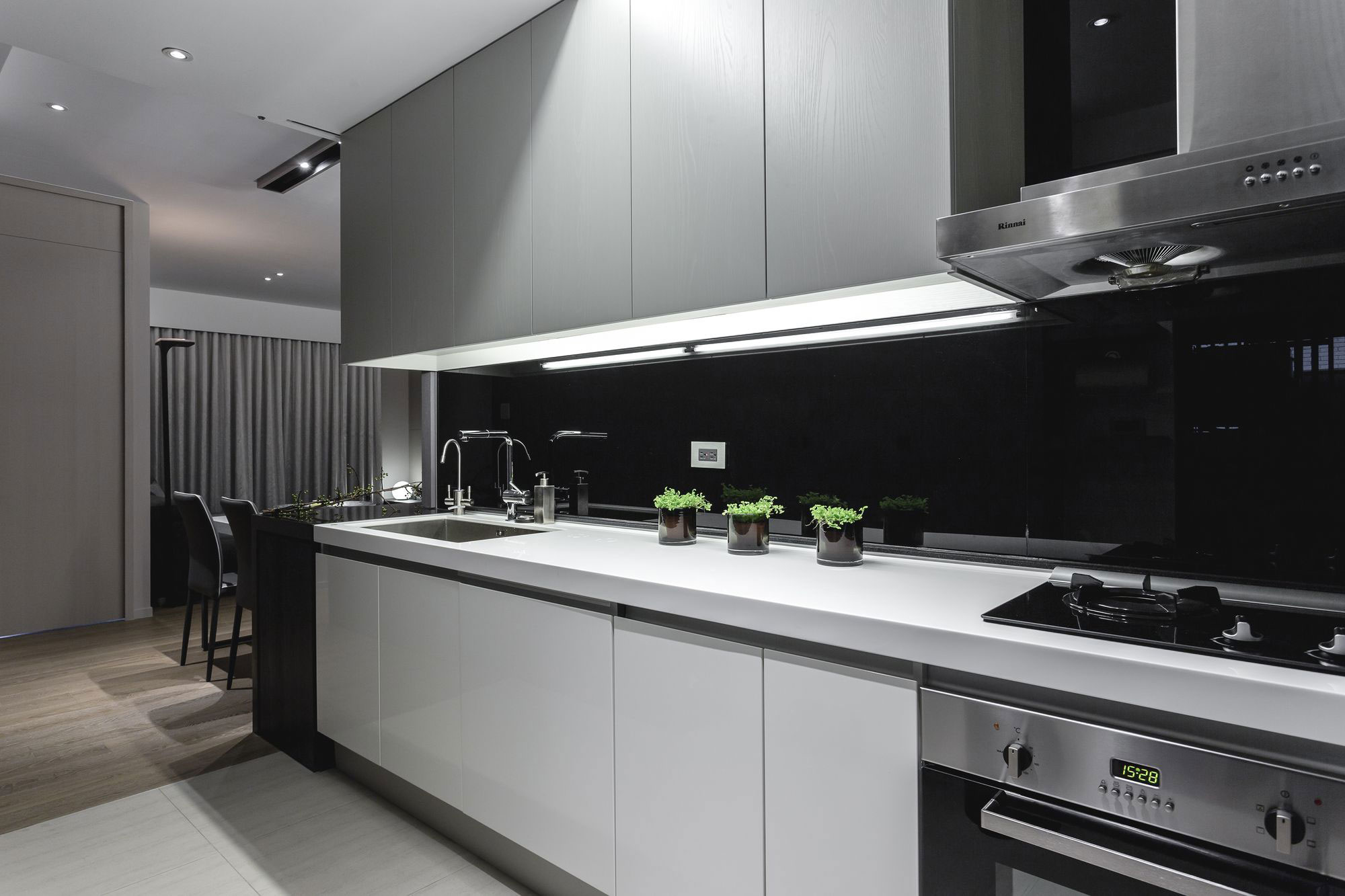 A Simple and Elegant Contemporary Apartment in Taipei City, Taiwan by Taipei Base Design Center (14)