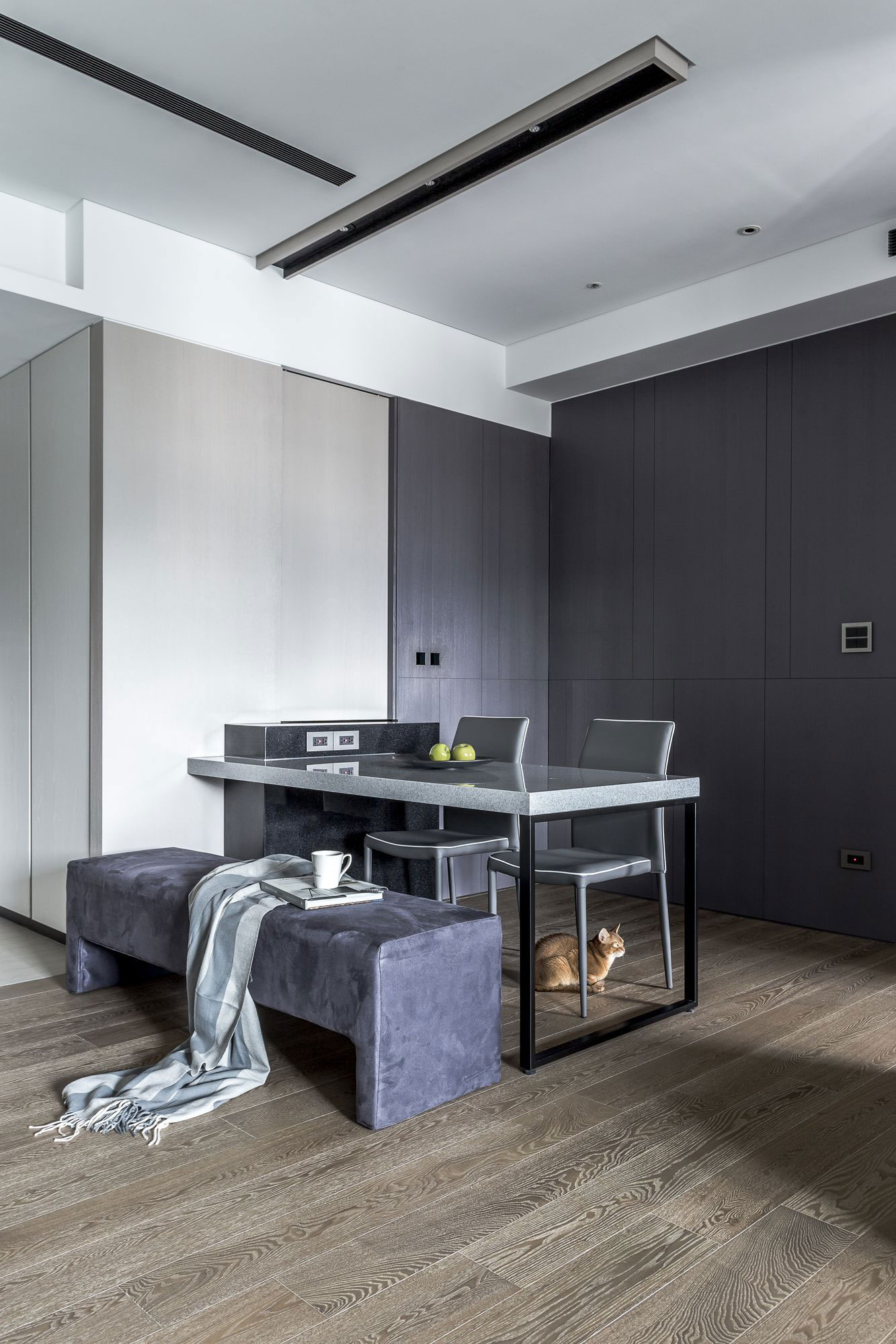 A Simple and Elegant Contemporary Apartment in Taipei City, Taiwan by Taipei Base Design Center (17)