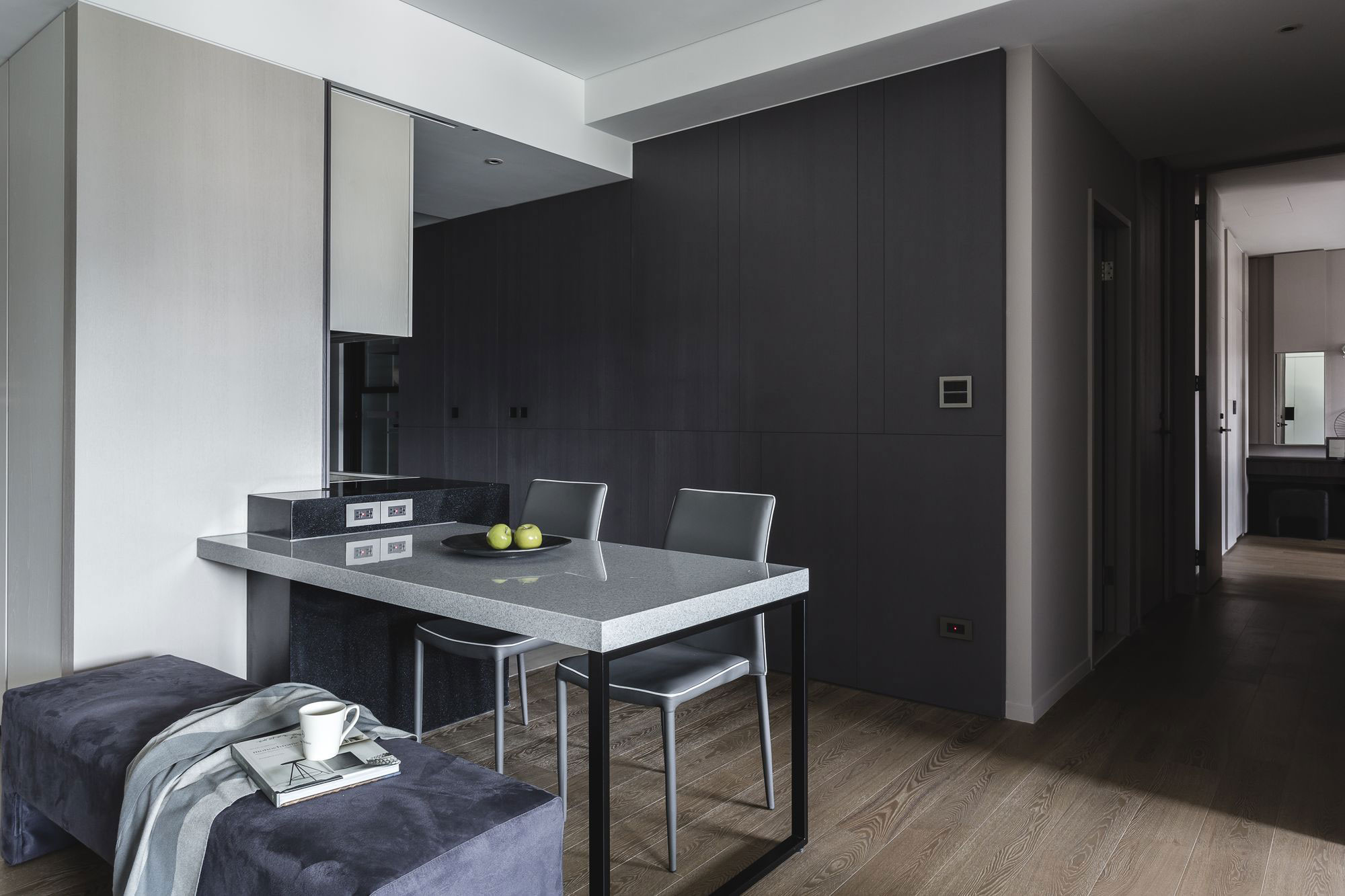 A Simple and Elegant Contemporary Apartment in Taipei City, Taiwan by Taipei Base Design Center (18)