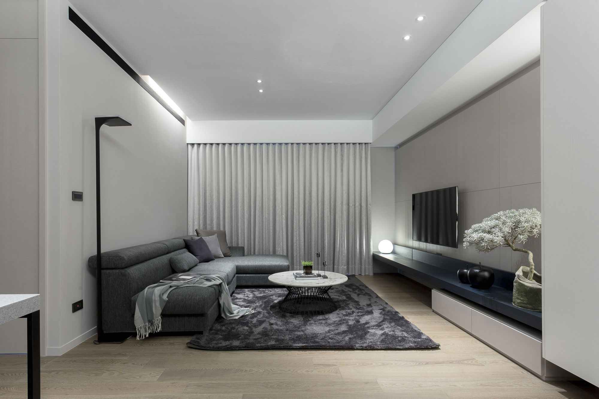 A Simple and Elegant Contemporary Apartment in Taipei City, Taiwan by Taipei Base Design Center (6)