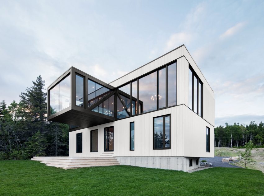 A Simple and Elegant House with Spectacular 360 Degree Views in Charlevoix by ACDF Architecture (1)