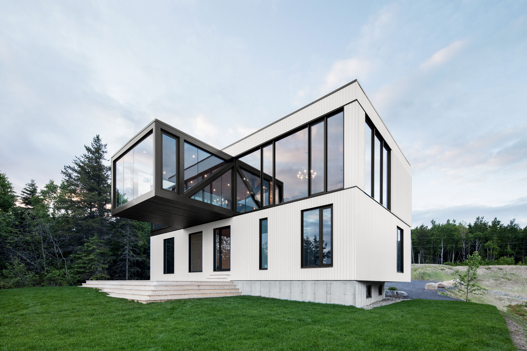 A Simple And Elegant House With Spectacular 360 Degree Views In Charlevoix A Simple And Elegant House With Spectacular 360 Degree Views In Charlevoix