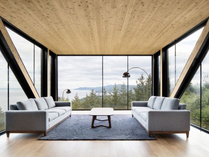 A Simple and Elegant House with Spectacular 360 Degree Views in Charlevoix by ACDF Architecture (10)