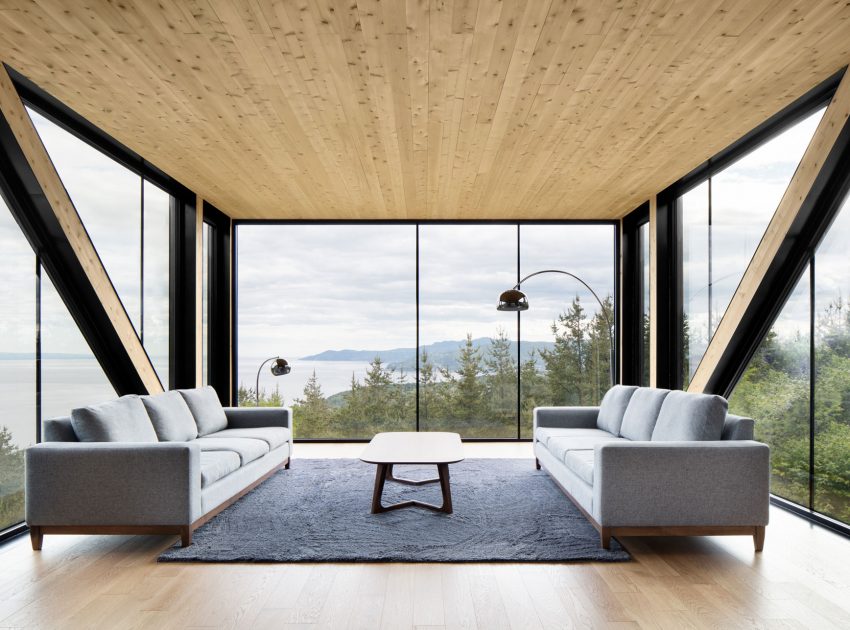 A Simple and Elegant House with Spectacular 360 Degree Views in Charlevoix by ACDF Architecture (10)