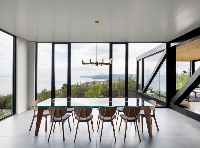 A Simple and Elegant House with Spectacular 360 Degree Views in Charlevoix by ACDF Architecture (11)