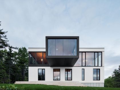 A Simple and Elegant House with Spectacular 360 Degree Views in Charlevoix by ACDF Architecture (2)