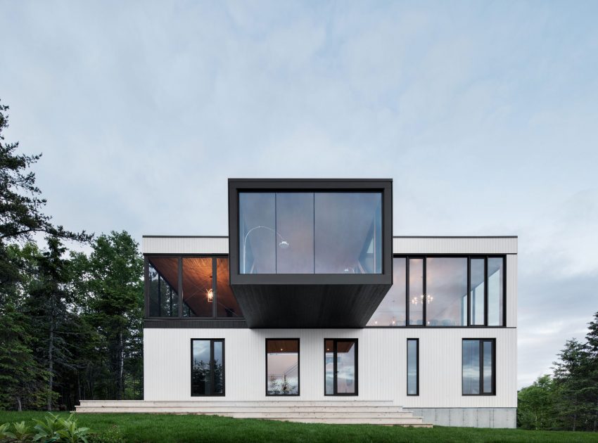 A Simple and Elegant House with Spectacular 360 Degree Views in Charlevoix by ACDF Architecture (2)