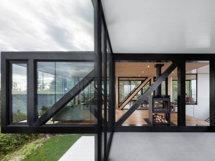 A Simple and Elegant House with Spectacular 360 Degree Views in Charlevoix by ACDF Architecture (6)